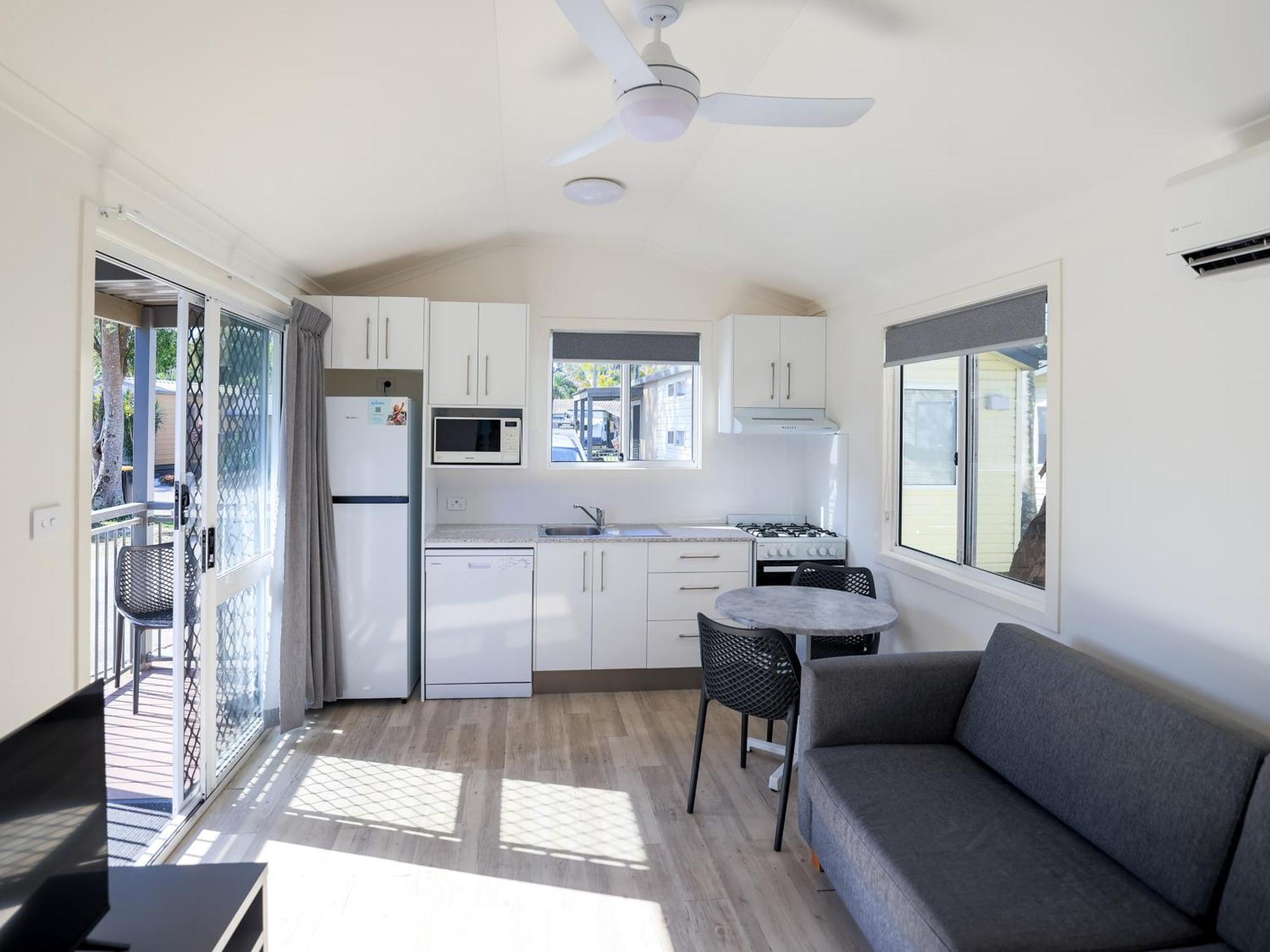 Nrma Blue Dolphin Yamba Holiday Resort Room photo