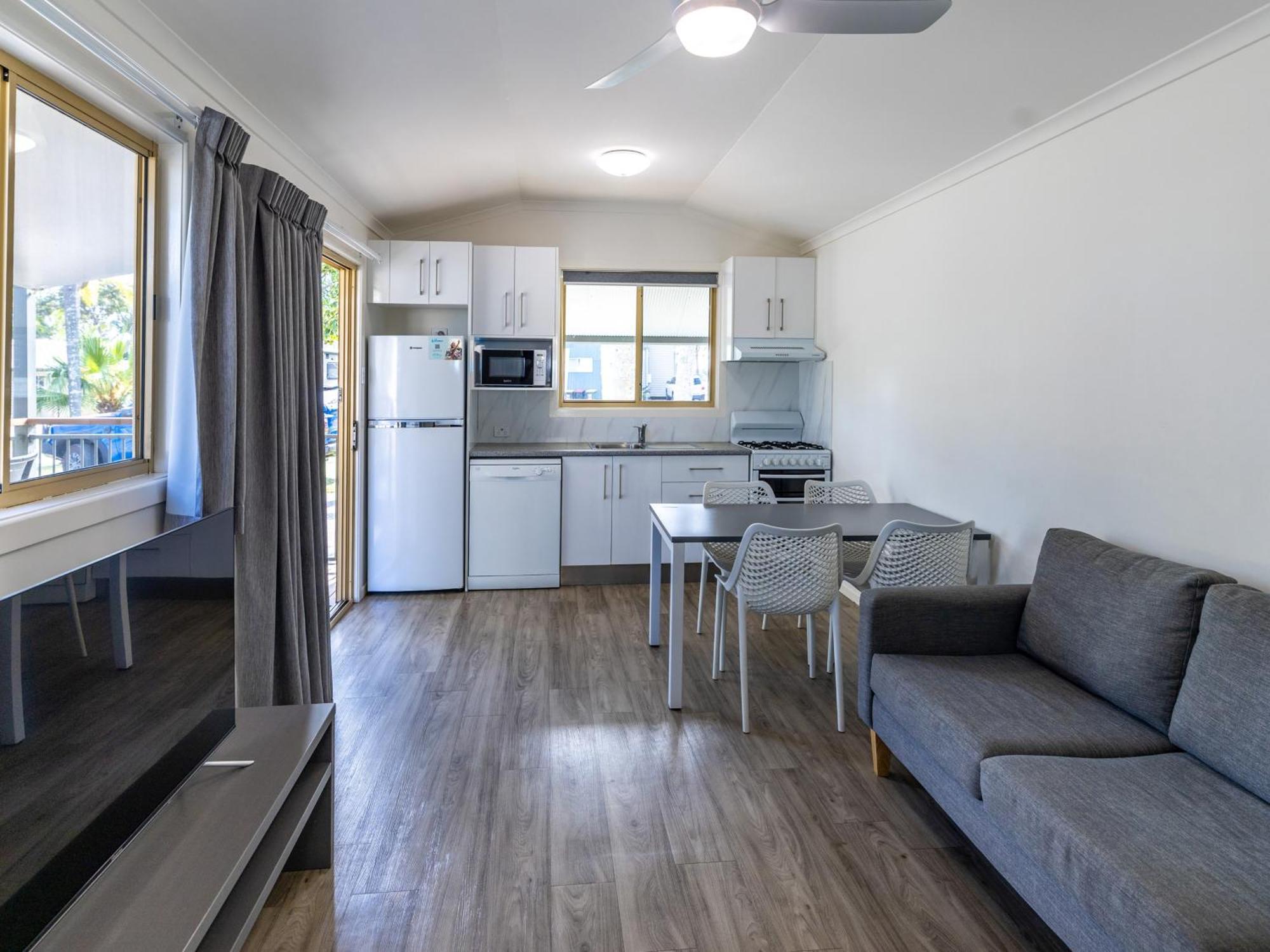 Nrma Blue Dolphin Yamba Holiday Resort Room photo